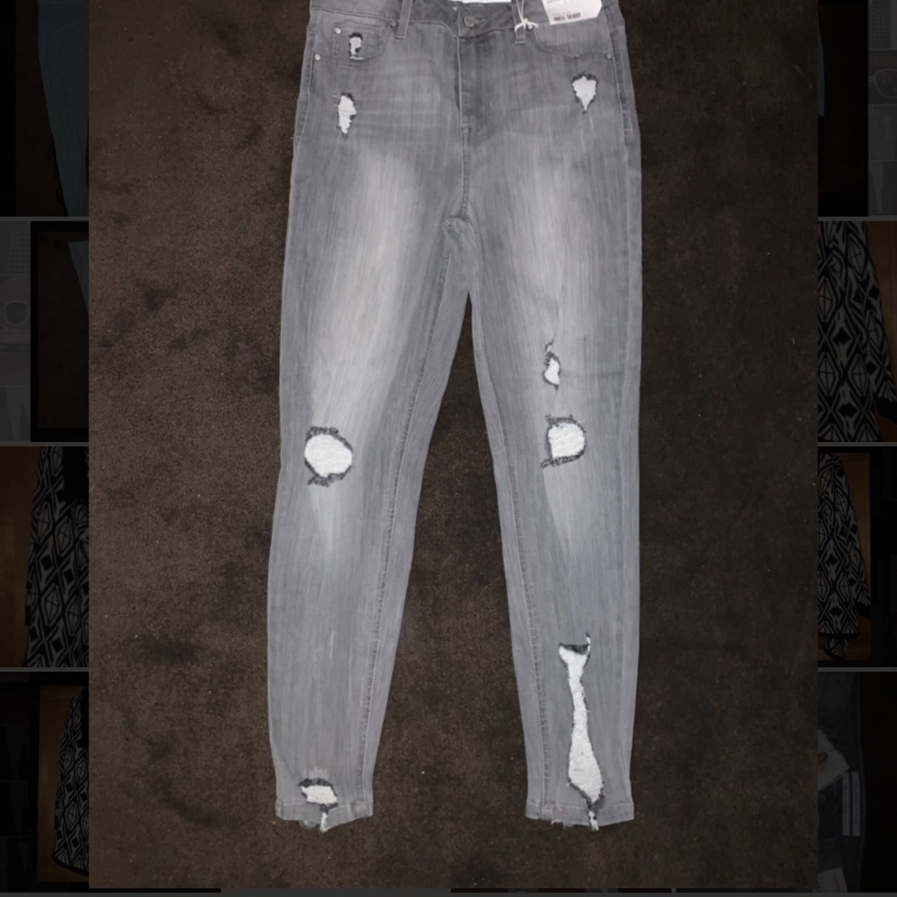 Gray high rise ankle skinny jeans